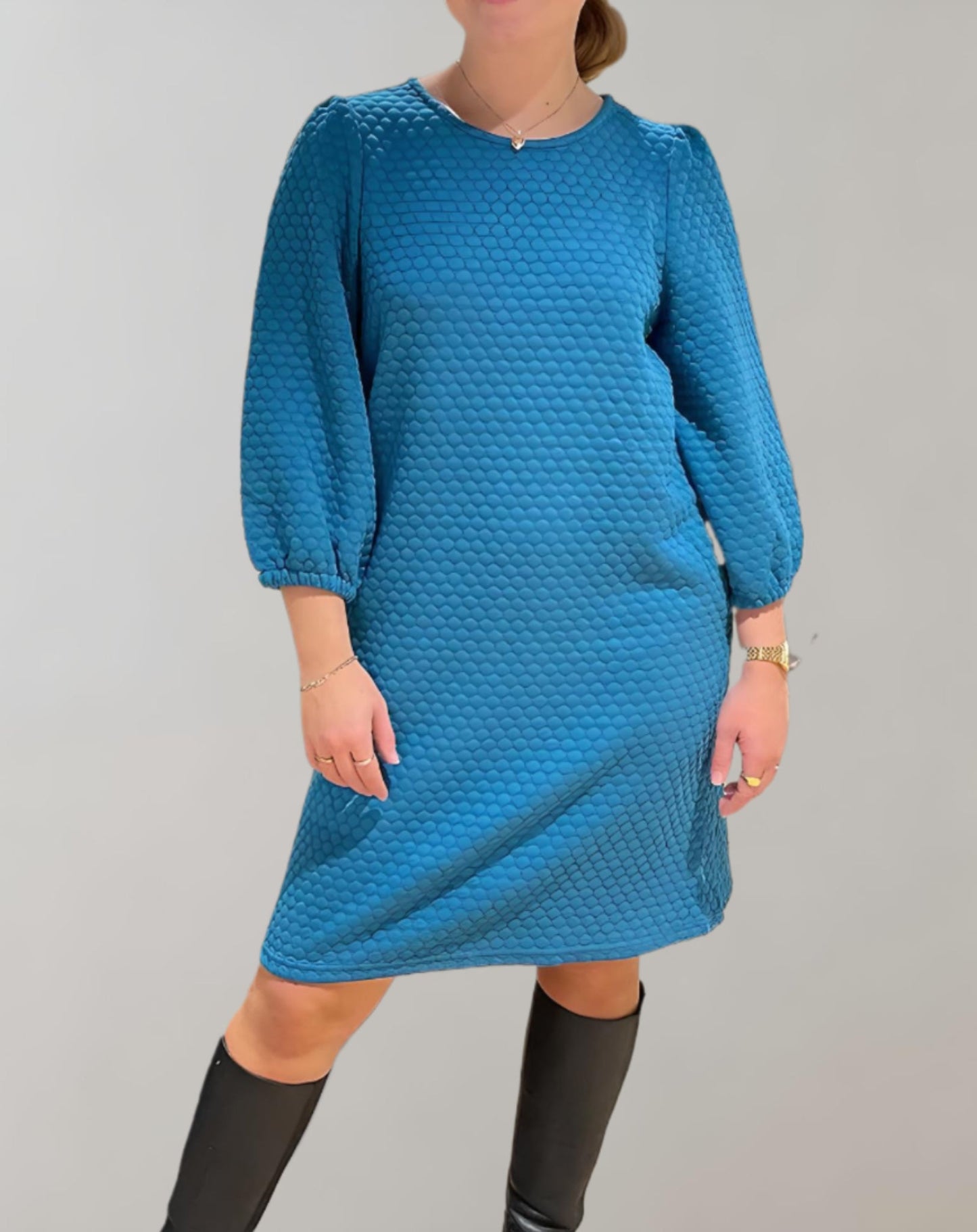 Ivah - Mellemlang Kjole med Boble-Design