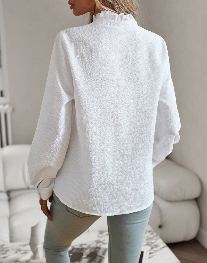Corinne - Stilfuld Bluse med Flæser