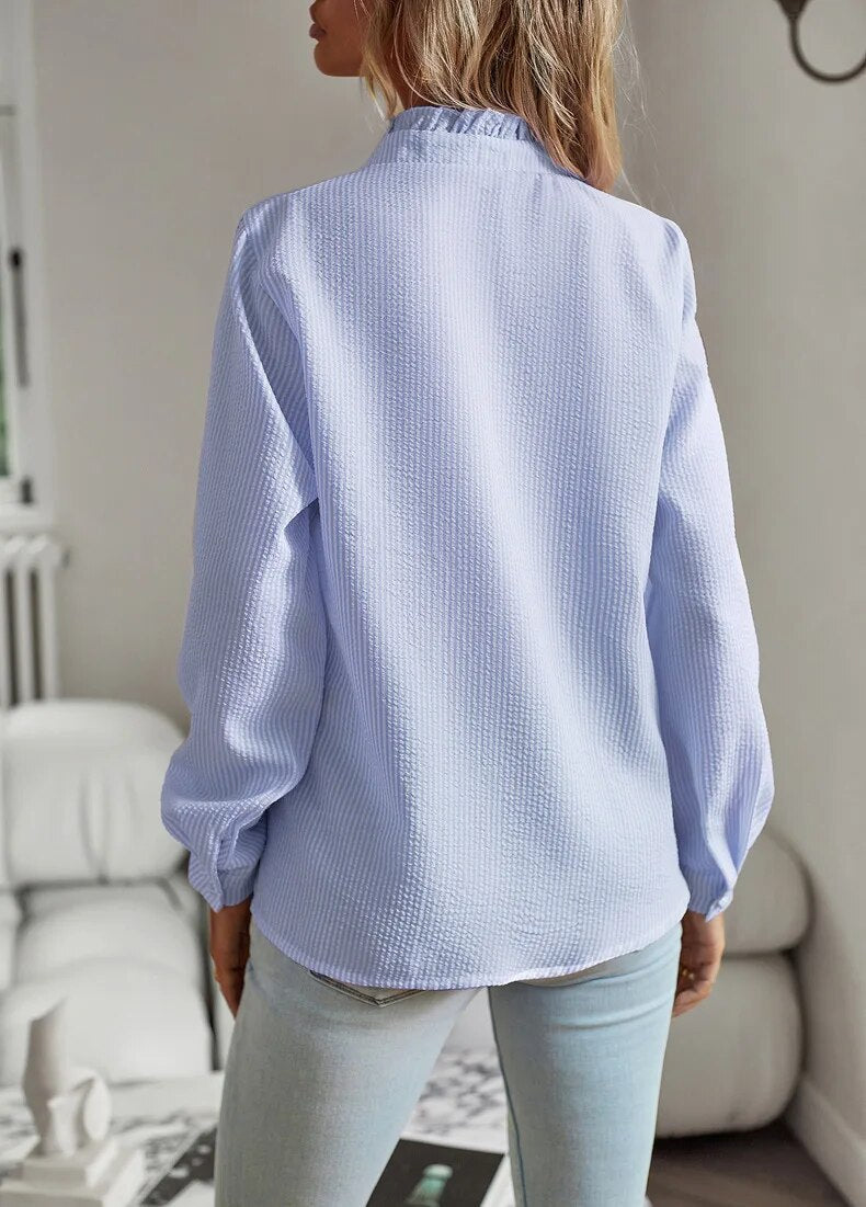 Corinne - Stilfuld Bluse med Flæser