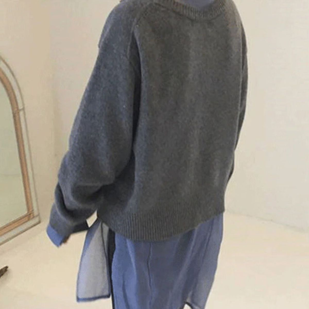 Kiarra - Sweater med Asymmetriske Knapper